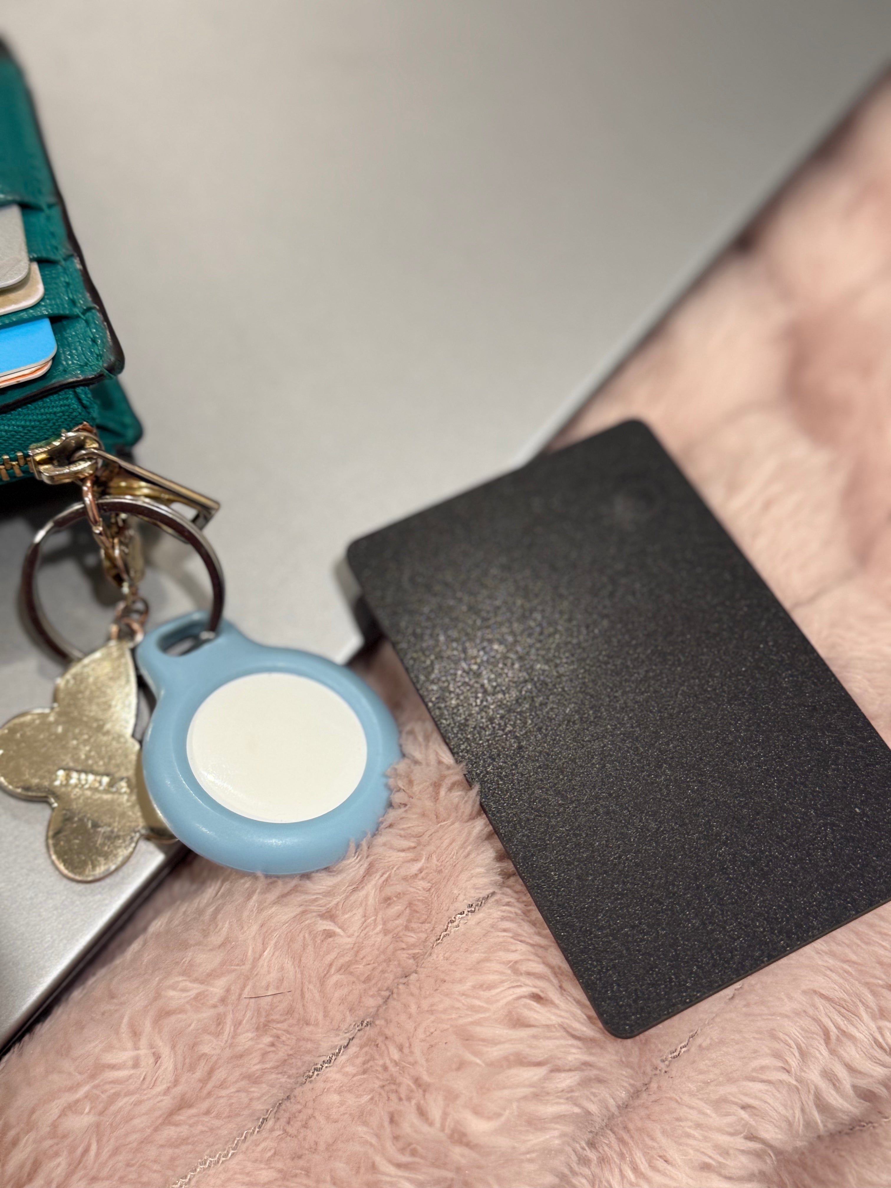 Pinpoint Smart Cards - Slim GPS Wallet Tracker
